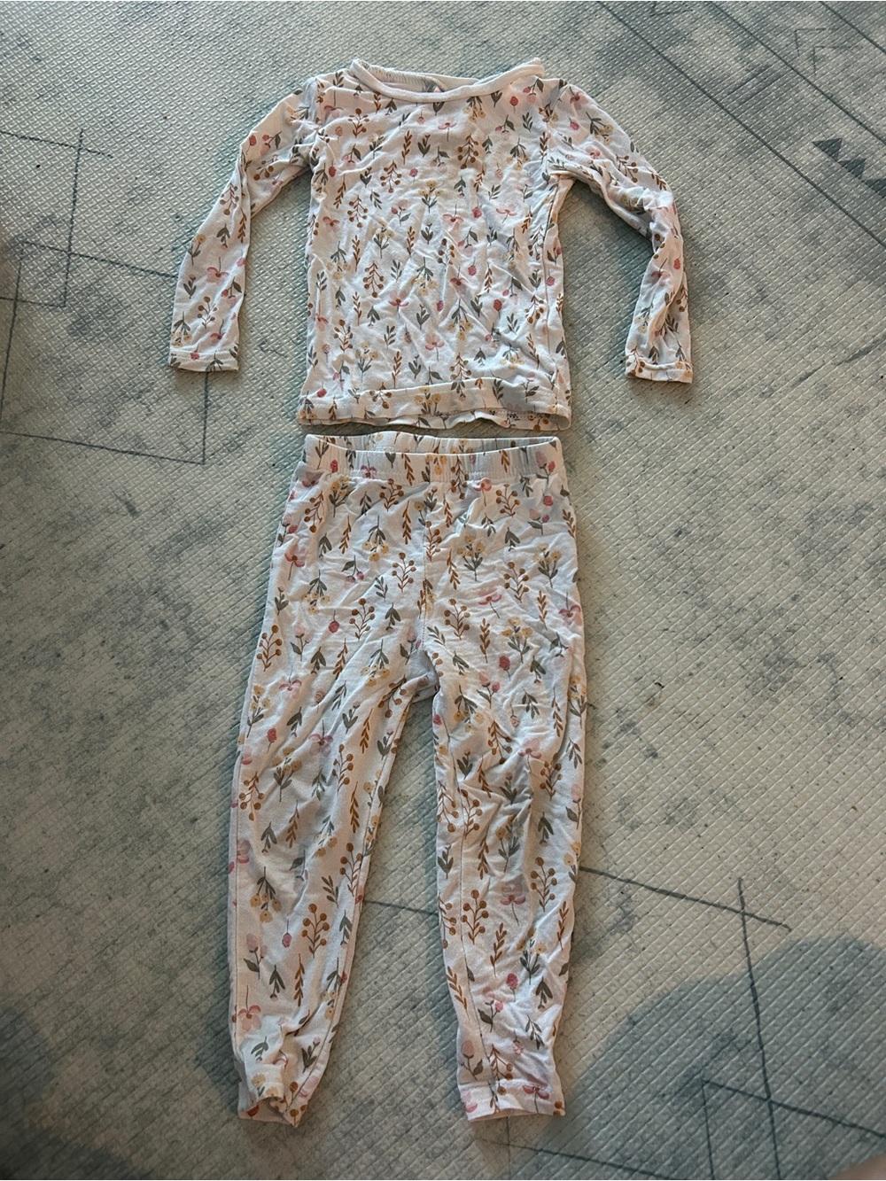 Kids Cream Floral Long Sleeve Pajama Set